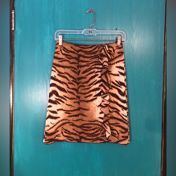 sirens Dresses & Skirts - Sirens Animal Print Mini Skirt 🐯